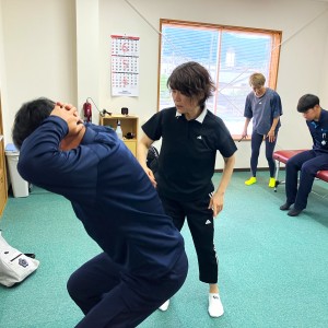 ②
